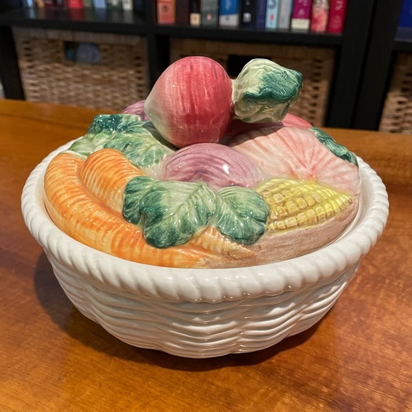 Fitz and Floyd Other - 🏝️Big $5 Sale!🏝️ Fitz and Floyd Stoneware Vegetable Basket with Lid